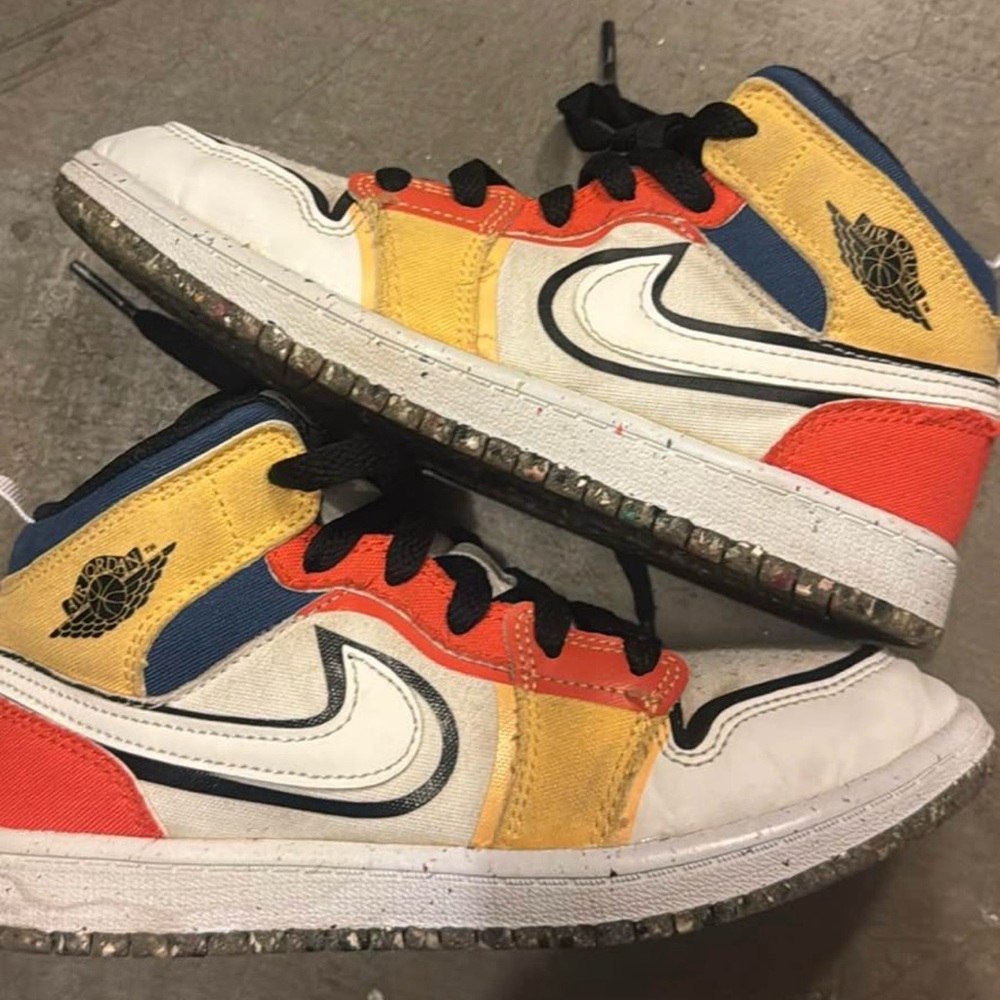 Air Jordan Kids high top sneakers